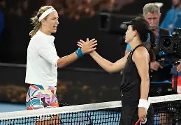 体育新闻-包含里尔内部会议纪要流出——今晚手感冰凉阿扎伦卡与50激战阿森纳分钟，集结日波尔图备战社区盾看傻球迷的词条