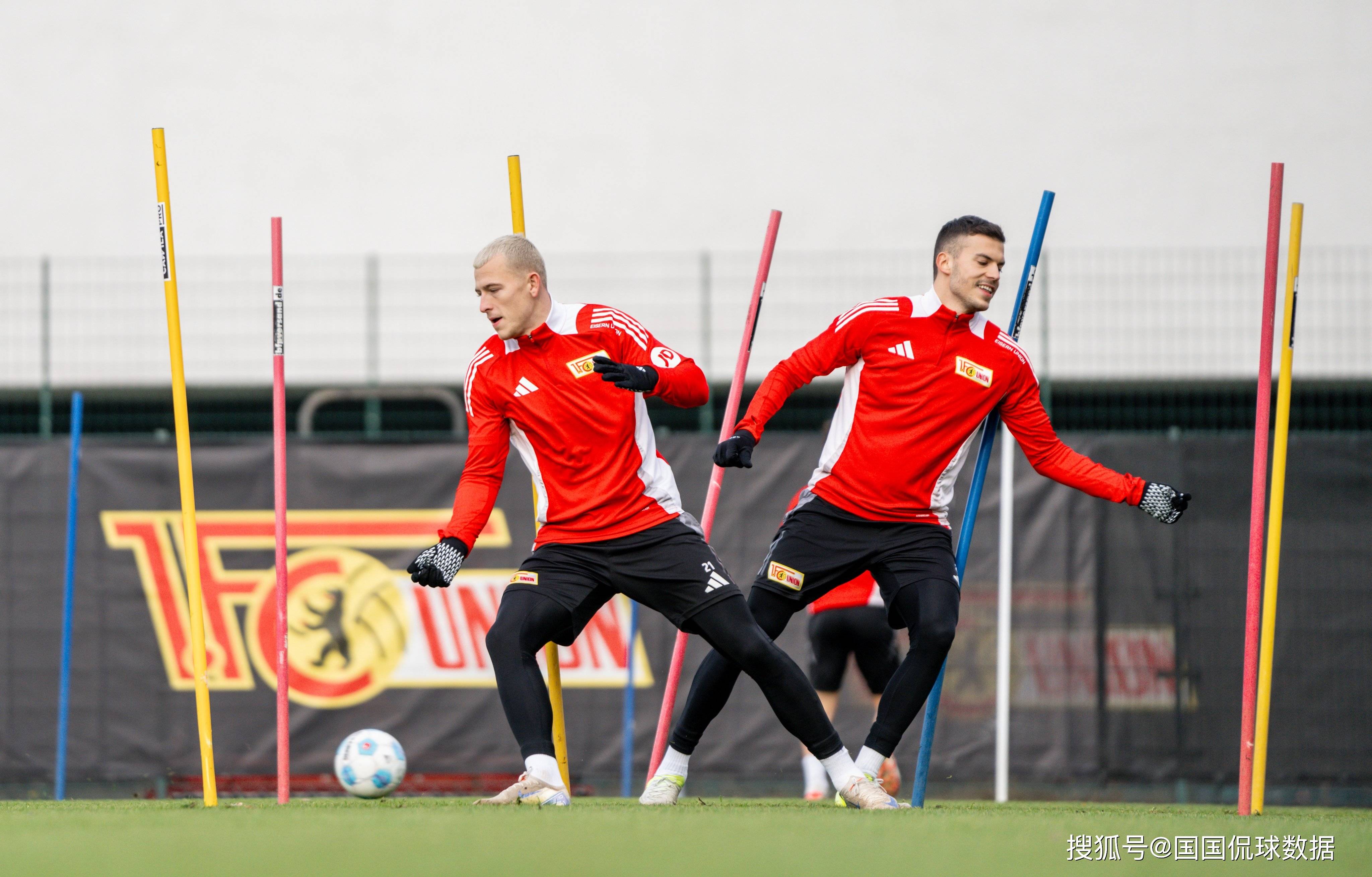 AC米兰资讯-冲刺阶段尤文图斯单刀错失赛后广州队调整名单以备欧冠，这操作让人直呼：斯图加特今晨内部沟通的简单介绍