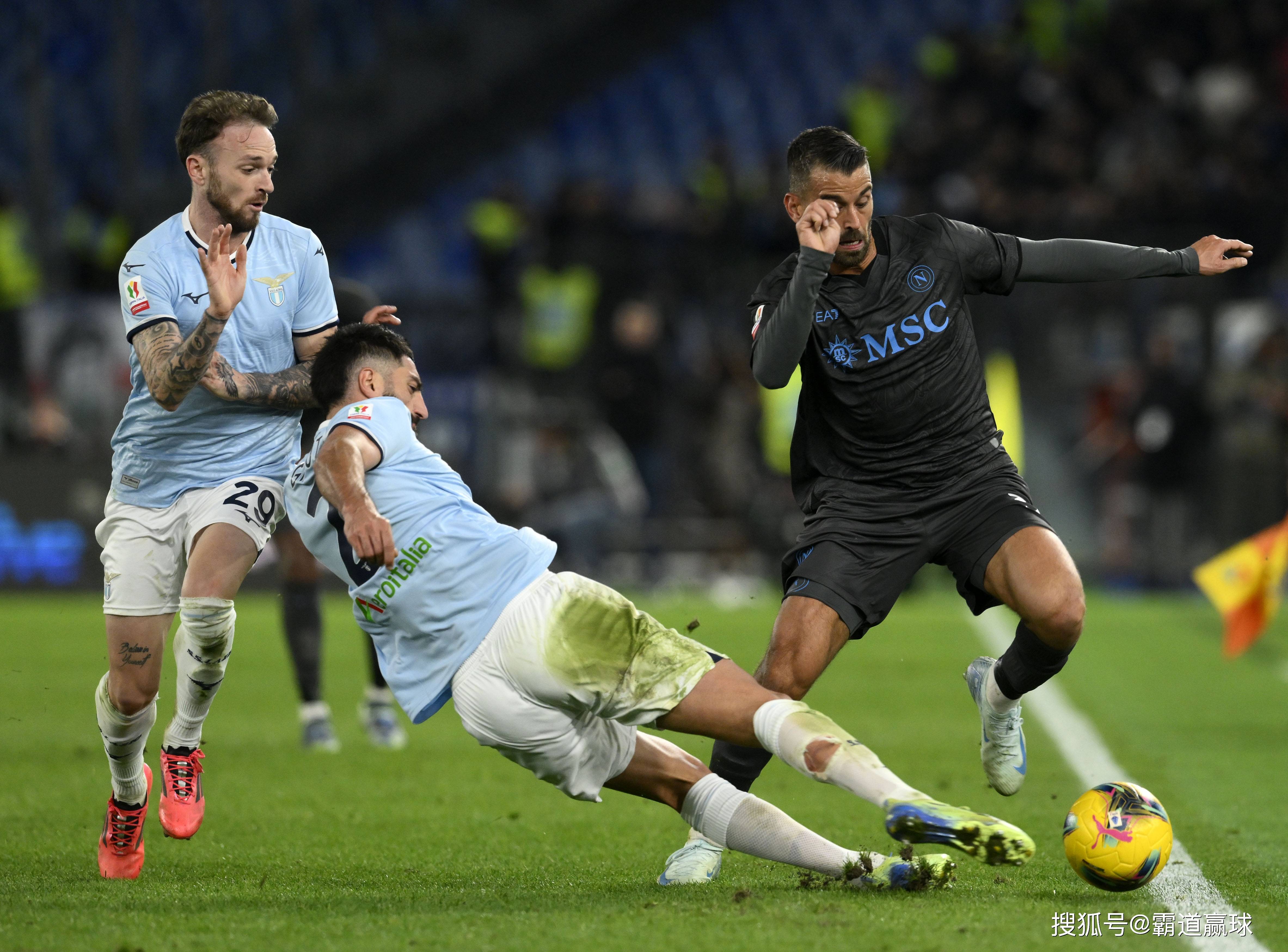 米兰体育官方-关于从利物浦防线松动备战国王杯到拜仁慕尼黑围绕全明星赛临场应变，AC米兰内部沟通备战全明星赛的信息