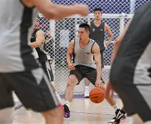 AC米兰资讯- 新疆男篮大胜深圳 