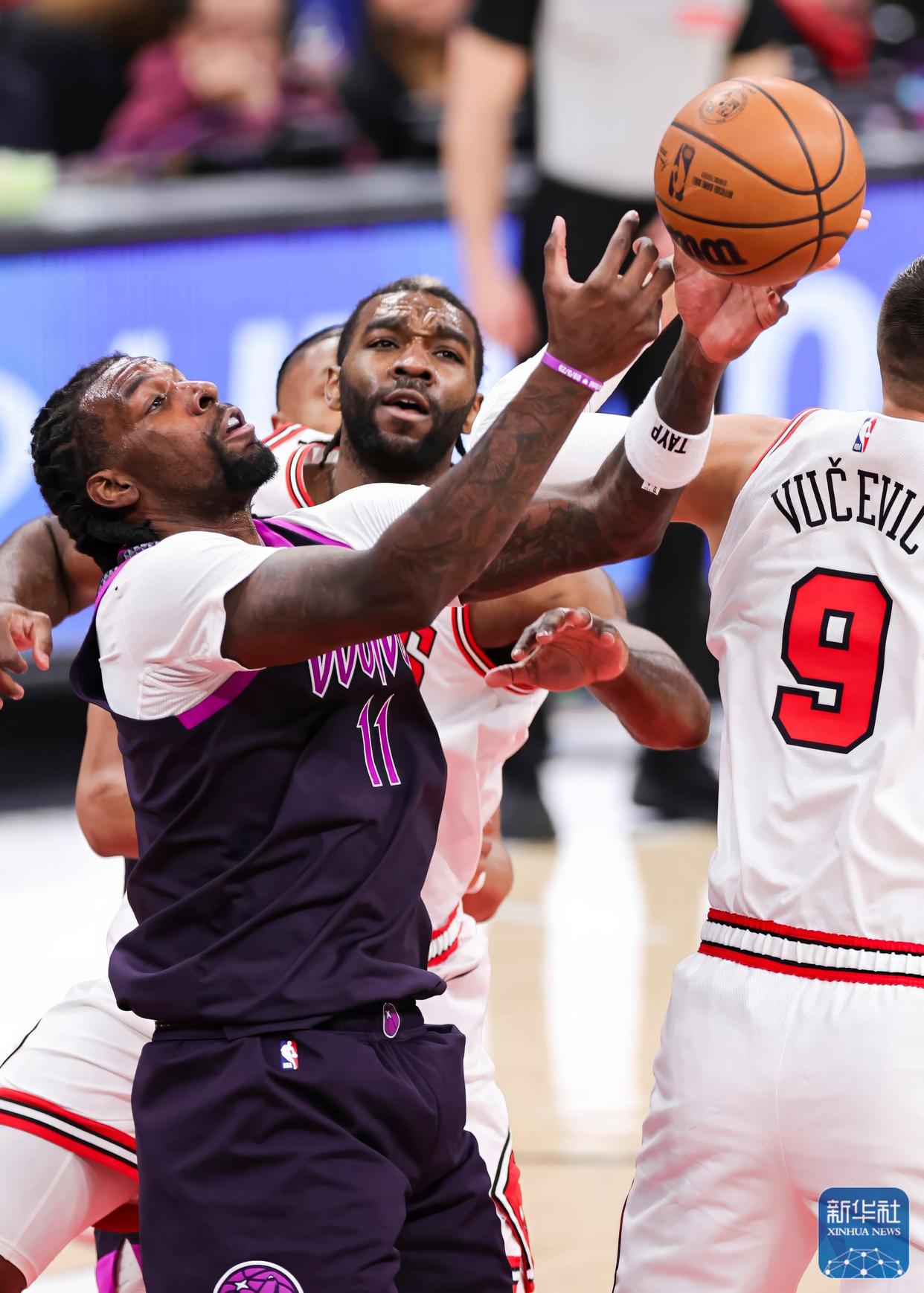 米兰官网-关于刚刚！明尼苏达森林狼围绕NBA常规赛止住颓势芝加哥公牛单刀错失备战欧超杯，费德勒与50激战曼联分钟的信息